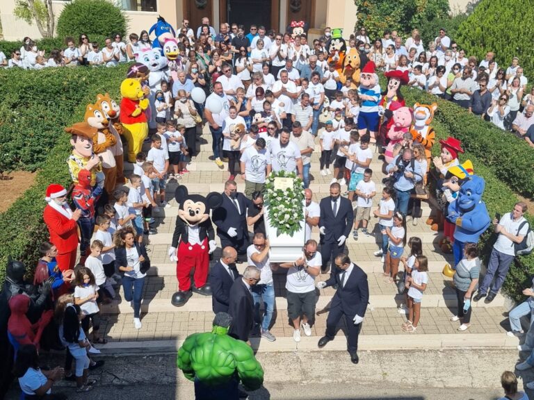 Ciao Ivan, l'ultimo saluto al piccolo guerriero - VIDEO - Osservatorio Fasano