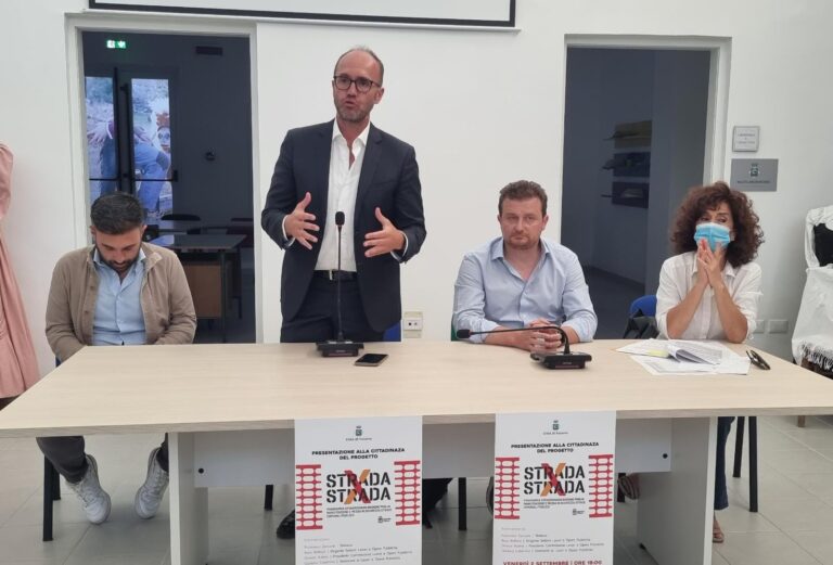 Presentato il progetto «Strada X Strada» con 850 mila euro di opere a Pezze di Greco Presentato il progetto «Strada X Strada» con 850 mila euro di opere a Pezze di Greco - Osservatorio Fasano