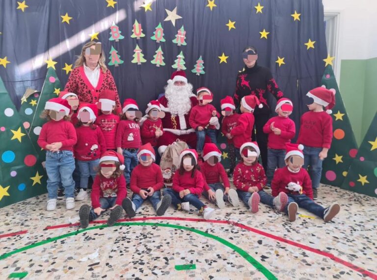 Alla scuola dell’infanzia “Rione Martucci” è arrivato Babbo natale Alla scuola dell’infanzia “Rione Martucci” è arrivato Babbo natale - Osservatorio Fasano
