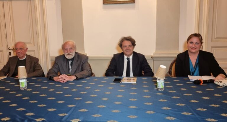 Presentato L’alba della Democrazia – Fasano dalla Monarchia alla Repubblica Presentato L’alba della Democrazia - Fasano dalla Monarchia alla Repubblica - Osservatorio Fasano