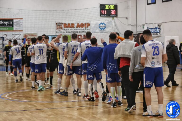 La Junior domina la partita e regola il Pressano con un perentorio 42-31 La Junior domina la partita e regola il Pressano con un perentorio 42-31 - Osservatorio Fasano