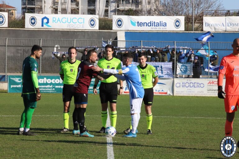 Fasano, così non va! Il ko per 1-0 contro il Gladiator allontana la vetta Fasano, così non va! Il ko per 1-0 contro il Gladiator allontana la vetta - Osservatorio Fasano
