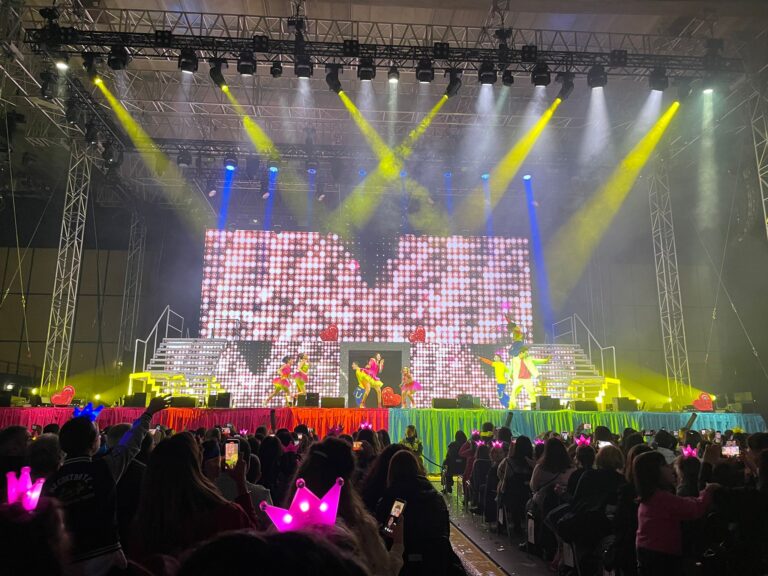 Michele Savoia e i «Me contro Te» conquistano il Palaflorio VIDEO - Osservatorio Fasano