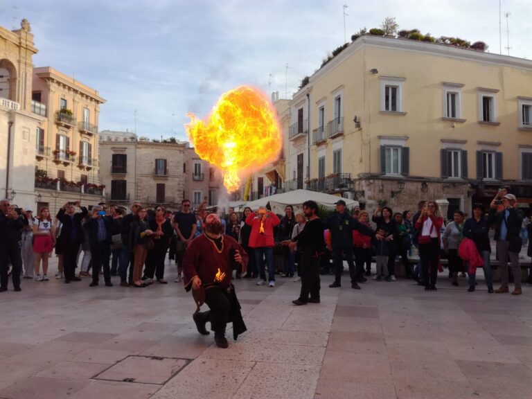 Menti Ardenti ai festeggiamenti per San Nicola a Bari Menti Ardenti ai festeggiamenti per San Nicola a Bari - Osservatorio Fasano