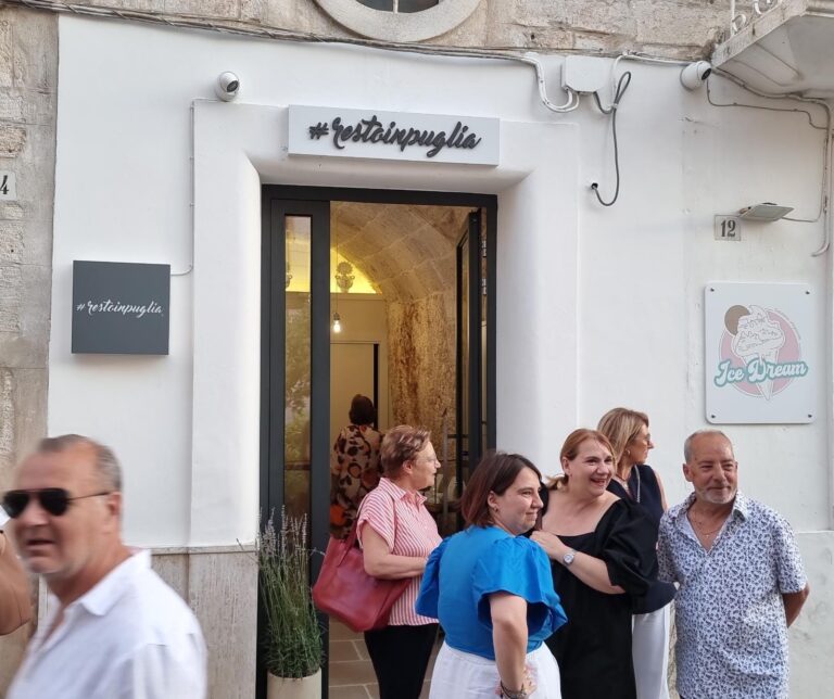 Inaugurato ad Ostuni il nuovo punto vendita RestoinPuglia VIDEO Inaugurato ad Ostuni il nuovo punto vendita RestoinPuglia VIDEO - Osservatorio Fasano