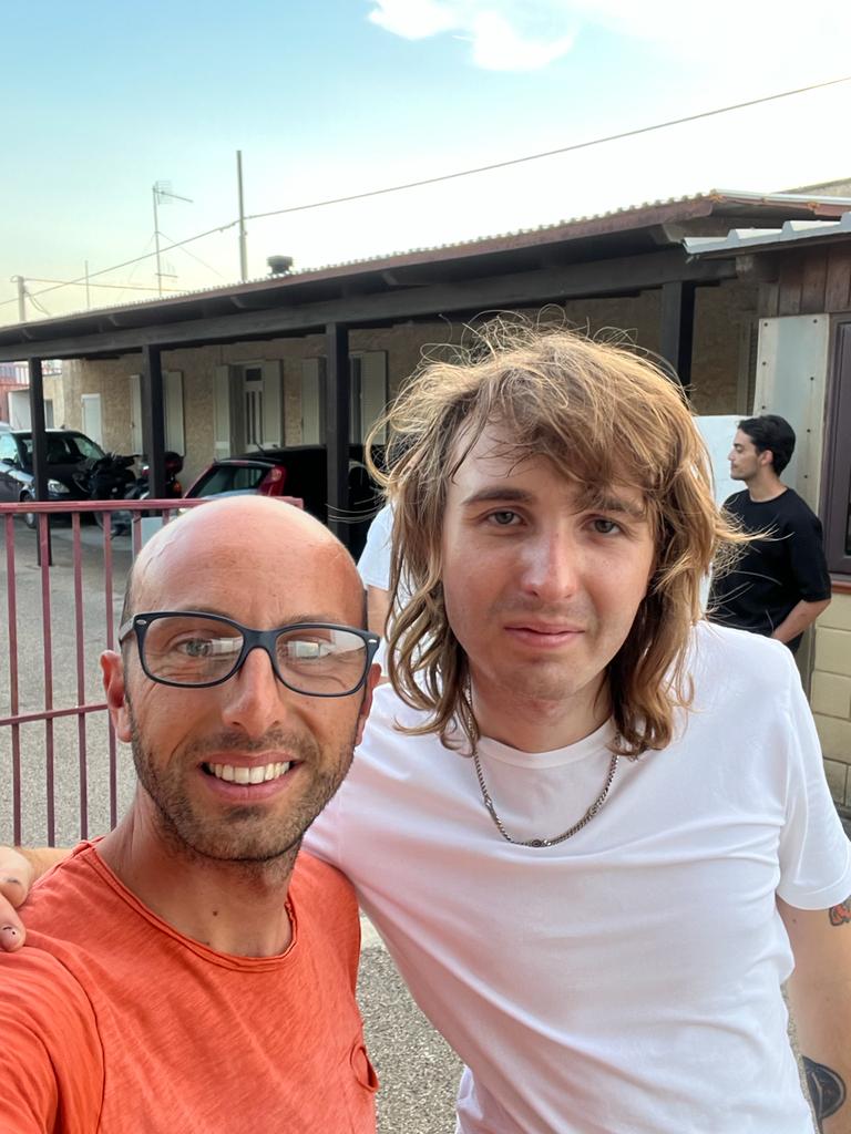Un giro in kart per Thomas Raggi dei Maneskin Un giro in kart per Thomas Raggi dei Maneskin - Osservatorio Fasano