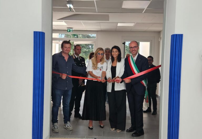 Inaugurata la nuova palestra della scuola «don Milani – Fortunato» di Montalbano Inaugurata la nuova palestra della scuola «don Milani - Fortunato» di Montalbano - Osservatorio Fasano