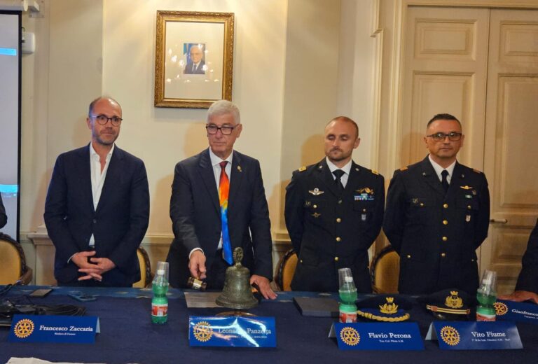 Omaggiati i 100 anni dell'Aeronautica Militare dal Rotary Club di Fasano VIDEO - Osservatorio Fasano