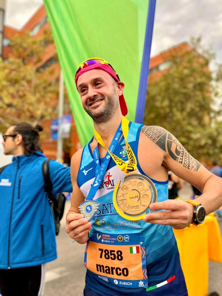 Marco Schiavone ha completato le cinque mezzemaratone del circuito ‘SuperHalfs’ Marco Schiavone ha completato le cinque mezzemaratone del circuito 'SuperHalfs' - Osservatorio Fasano