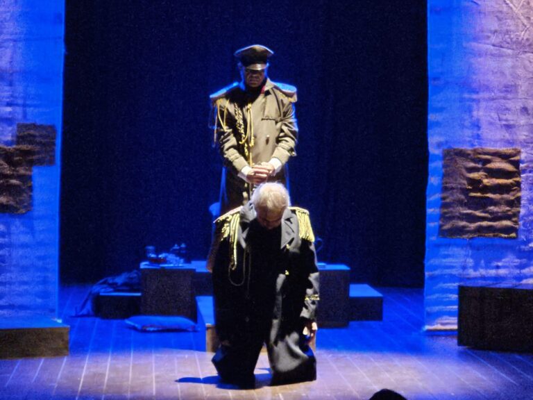 Di scena Fasano: Riccardo III strega il pubblico del Sociale - Osservatorio Fasano