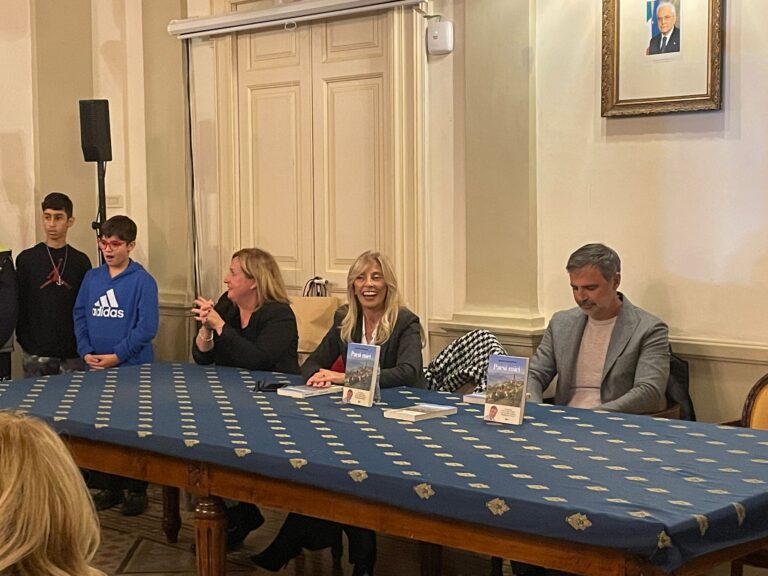 Beppe Convertini ha presentato il suo libro ‘Paesi Miei’ VIDEO - Osservatorio Fasano