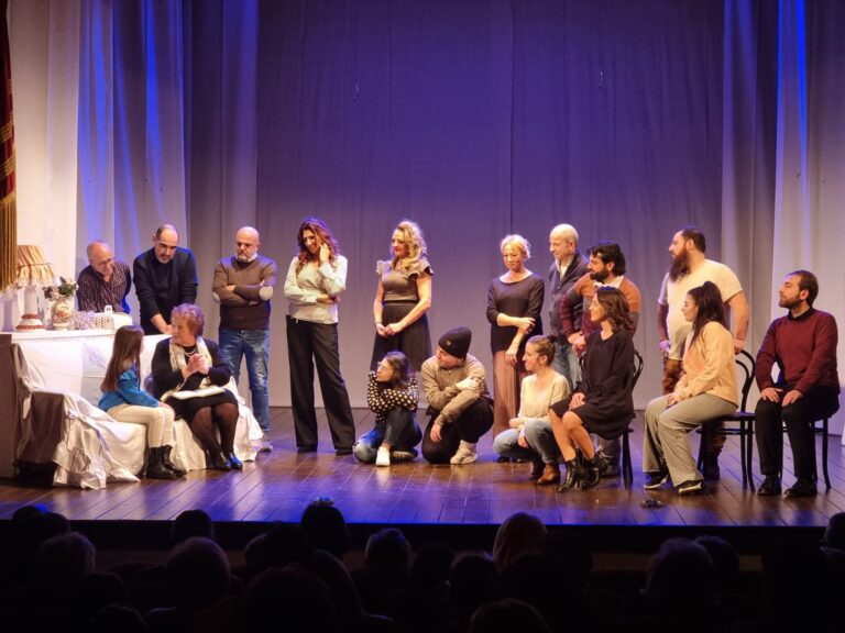 La “Peppino Mancini” torna in scena con “Un’altra Ceneruzza” La “Peppino Mancini” torna in scena con “Un’altra Ceneruzza” - Osservatorio Fasano
