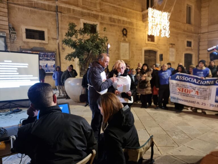 Fiaccolata per Patrizia VIDEO - Osservatorio Fasano