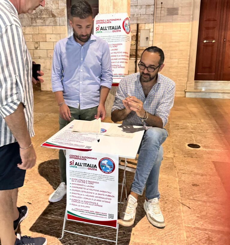 Pezze di Greco, banchetto firme contro Autonomia Differenziata - Osservatorio Fasano