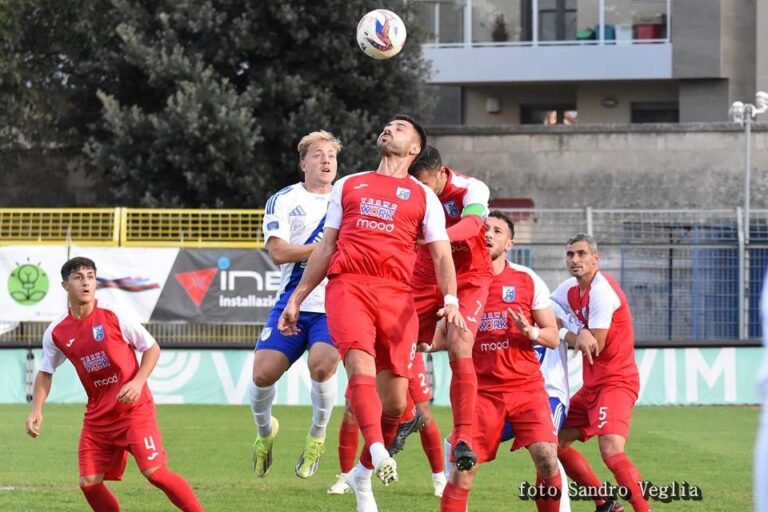 Matera e Fasano non si fanno male, finisce 0-0 all’ombra dei sassi Matera e Fasano non si fanno male, finisce 0-0 all’ombra dei sassi - Osservatorio Fasano