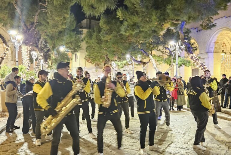Natale a Fasano: si anima il centro città VIDEO Natale a Fasano: si anima il centro città VIDEO - Osservatorio Fasano