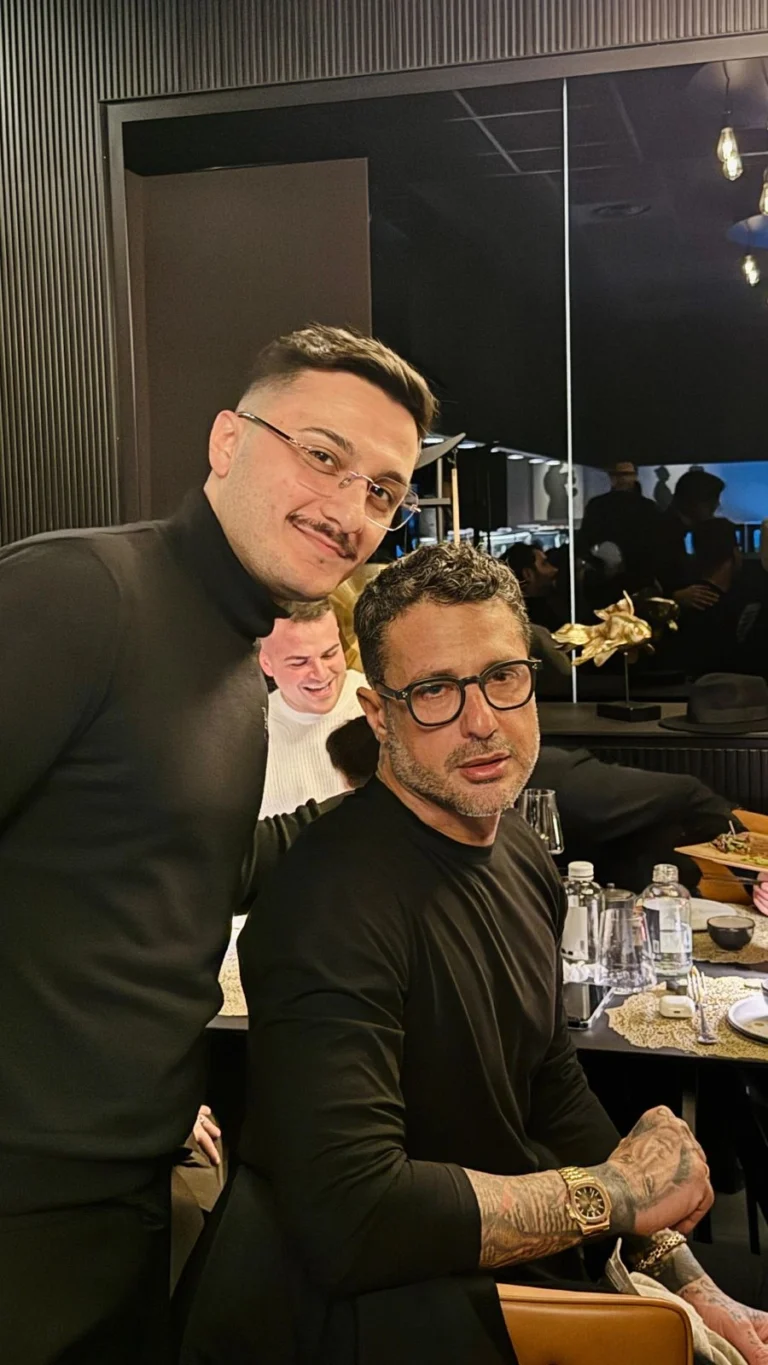 Fabrizio Corona ha scelto Yorokobi per il suo venerdì sera a Fasano Fabrizio Corona ha scelto Yorokobi per il suo venerdì sera a Fasano - Osservatorio Fasano
