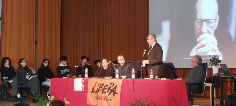 Themis Festival chiude con un messaggio di legalità e speranza a Fasano Themis Festival chiude con un messaggio di legalità e speranza a Fasano - Osservatorio Fasano