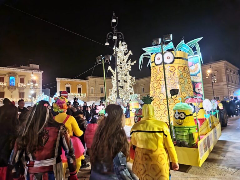 Maschere, musica e divertimento per il Carnevale dei Bambini a Fasano VIDEO - Osservatorio Fasano
