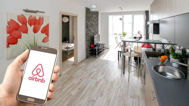 Il mercato dei viaggi è in crisi: Airbnb tenta il tutto per tutto con la quotazione in Borsa - Osservatorio Fasano