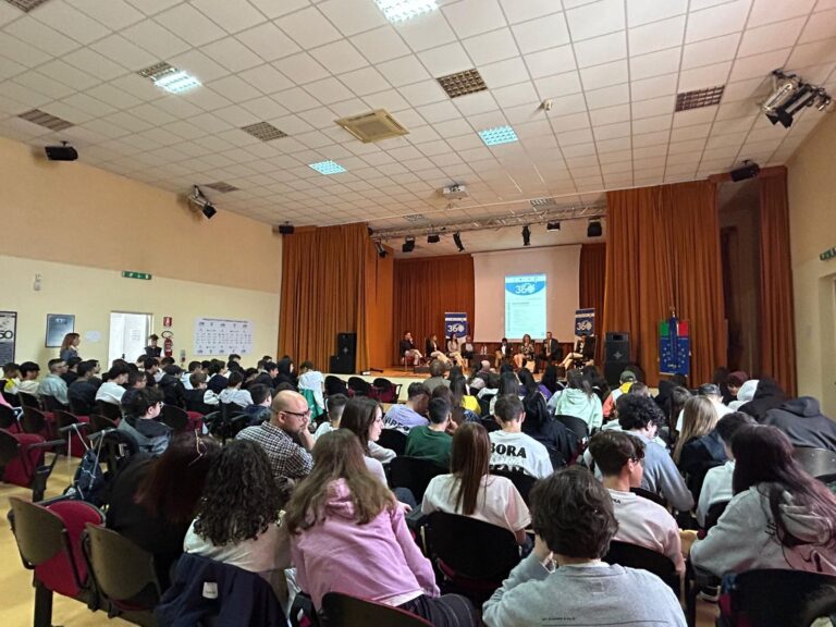 Politiche giovanili, la Blue Economy nel secondo job day di «Orizzonte 360°» Politiche giovanili, la Blue Economy nel secondo job day di «Orizzonte 360°» - Osservatorio Fasano