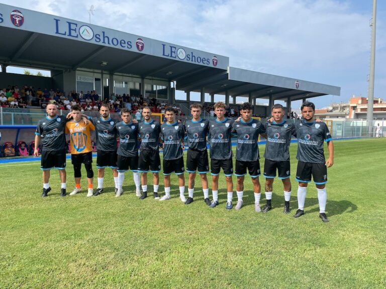 La BS Fasano a Casarano per un’amichevole estiva contro mister Giuseppe Laterza La BS Fasano a Casarano per un’amichevole estiva contro mister Giuseppe Laterza - Osservatorio Fasano