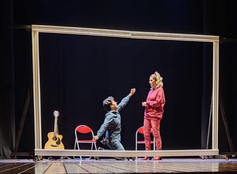 Successo al Teatro Sociale per «DUE» Successo al Teatro Sociale per «DUE» - Osservatorio Fasano