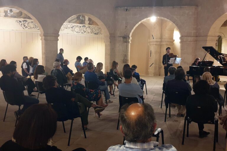 Il pubblico delle grandi occasioni per la seconda serata di Accademia dei Cameristi Il pubblico delle grandi occasioni per la seconda serata di Accademia dei Cameristi - Osservatorio Fasano