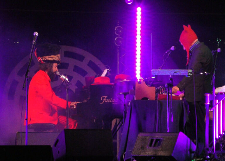 Pandemonium a Egnazia: Capossela in concerto VIDEO Pandemonium a Egnazia: Capossela in concerto VIDEO - Osservatorio Fasano