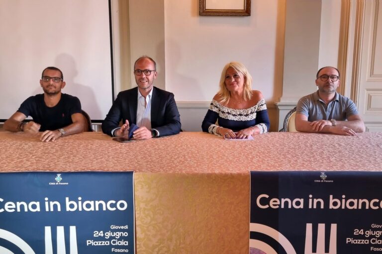 ‘Cena in Bianco’, appuntamento in piazza Ciaia il 24 giugno 'Cena in Bianco', appuntamento in piazza Ciaia il 24 giugno - Osservatorio Fasano