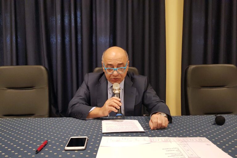 L’ex sindaco Di Bari scende in campo con lo slogan ‘di nuovo Lello?’ L’ex sindaco Di Bari scende in campo con lo slogan 'di nuovo Lello?' - Osservatorio Fasano