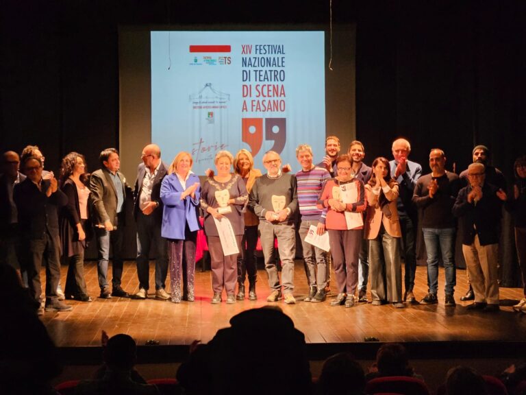 Conclusa la XIV edizione del festival Di scena a Fasano con il dominio di premi all’opera Riccardo III Conclusa la XIV edizione del festival Di scena a Fasano con il dominio di premi all’opera Riccardo III - Osservatorio Fasano