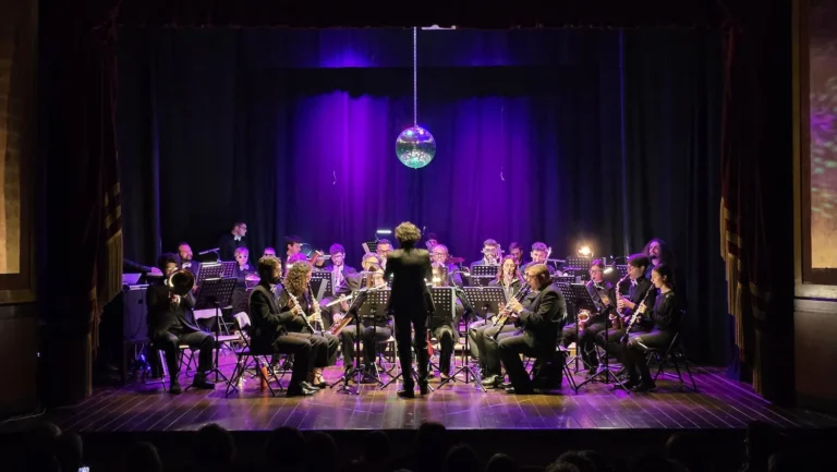 Fasano balla al ritmo della “DISCO NIGHT”: successo dell’Associazione Culturale Musicale “Ignazio Ciaia” Fasano balla al ritmo della "DISCO NIGHT": successo dell'Associazione Culturale Musicale "Ignazio Ciaia" - Osservatorio Fasano