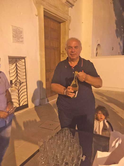 La comunità di Pozzo Faceto ha festeggiato don Luigi Bianchessi La comunità di Pozzo Faceto ha festeggiato don Luigi Bianchessi - Osservatorio Fasano