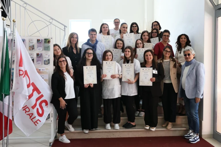 La bellezza è professione: a Fasano nuove estetiste qualificate e abilitate La bellezza è professione: a Fasano nuove estetiste qualificate e abilitate - Osservatorio Fasano