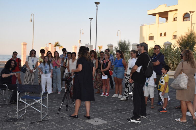 A Torre Canne, al calar del sole, in scena lo "spettacolo" Il guardiano del Faro - Osservatorio Fasano