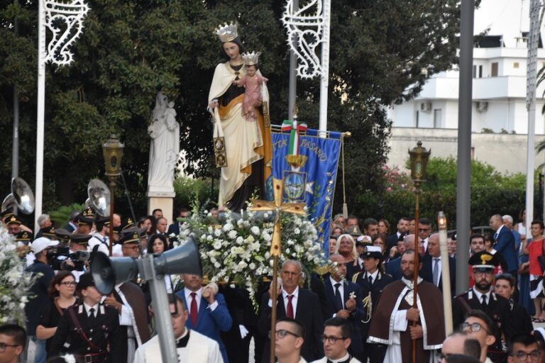 La conclusione dei festeggiamenti in onore della Madonna del Carmine VIDEO La conclusione dei festeggiamenti in onore della Madonna del Carmine VIDEO - Osservatorio Fasano