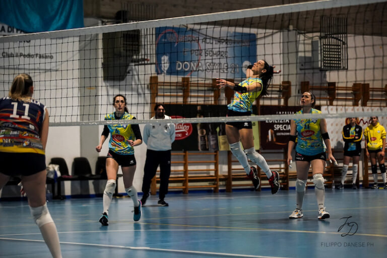 Sfida decisiva al Salvemini: la Pantaleo Podio Volley Fasano ospita la Vipostore Francavilla Sfida decisiva al Salvemini: la Pantaleo Podio Volley Fasano ospita la Vipostore Francavilla - Osservatorio Fasano