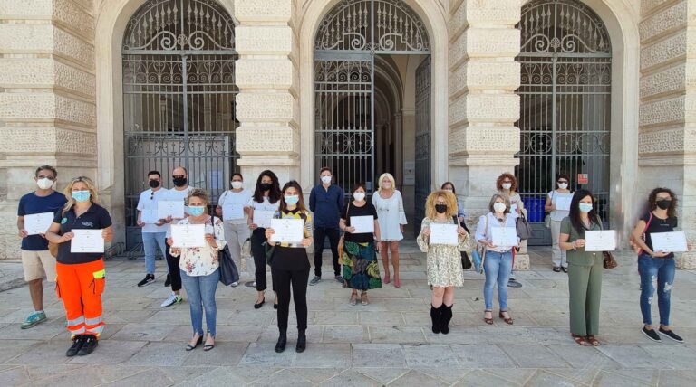 Corso di inglese per operatori commerciali e del turismo, ieri la consegna degli attestati in Comune Corso di inglese per operatori commerciali e del turismo, ieri la consegna degli attestati in Comune - Osservatorio Fasano