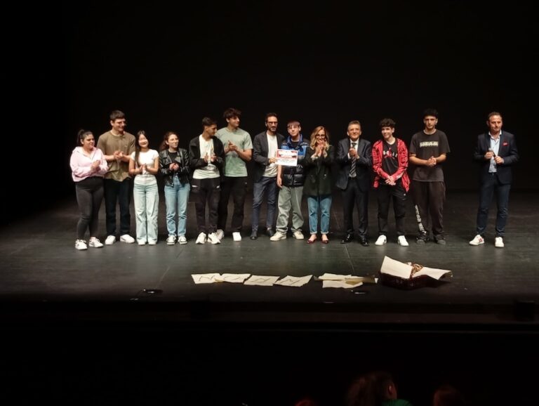 L’IISS “G. Salvemini” si aggiudica il primo premio nel concorso regionale indetto dall’INAIL “Dal palcoscenico alla realtà @ scuola di prevenzione” - Osservatorio Fasano