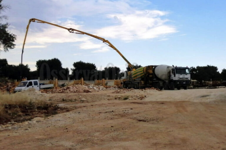 Continuano senza sosta i lavori per la realizzazione del Palazzetto dello sport VIDEO Continuano senza sosta i lavori per la realizzazione del Palazzetto dello sport VIDEO - Osservatorio Fasano