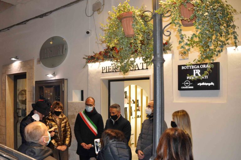 Inaugurata la Bottega Orafa di Piero e Chiara Rosati - Osservatorio Fasano