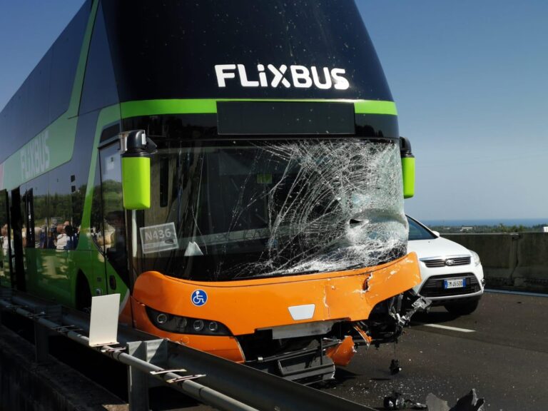 SS16: traffico bloccato in direzione Nord a causa di incidente - Notizia in Aggiornamento - Osservatorio Fasano