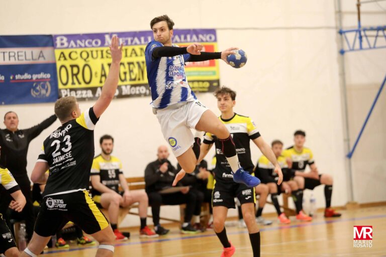 La Junior Fasano supera il Pressano 23-20 La Junior Fasano supera il Pressano 23-20 - Osservatorio Fasano