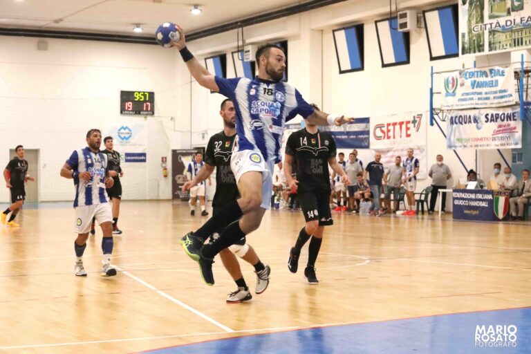 La Junior Fasano batte il Teamnetwork Albatro Siracusa 30 a 28 La Junior Fasano batte il Teamnetwork Albatro Siracusa 30 a 28 - Osservatorio Fasano