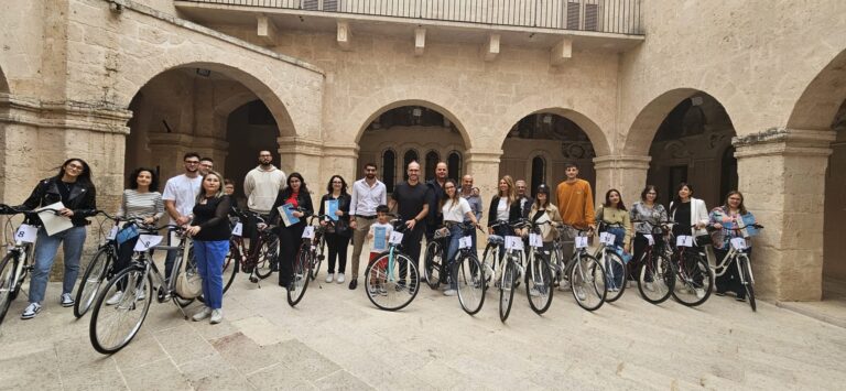 Politiche Giovanili, premiati con le city-bike gli studenti universitari vincitori del bando «La strada giusta» Politiche Giovanili, premiati con le city-bike gli studenti universitari vincitori del bando «La strada giusta» - Osservatorio Fasano