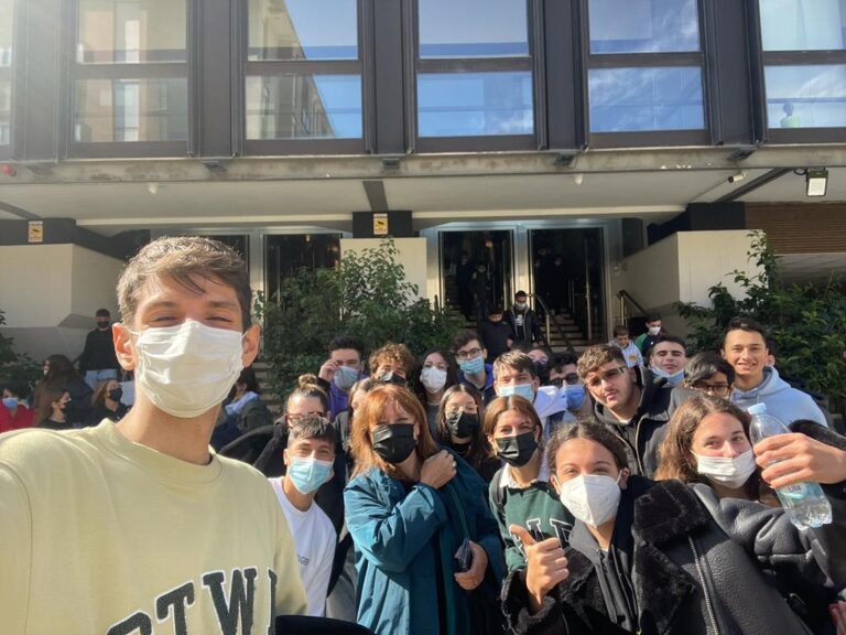 Gli studenti dell'IISS 'L. da Vinci' a Brindisi per LEGALITRIA 2021 - Osservatorio Fasano