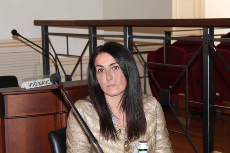 Loredana Legrottaglie: 'Mi vergogno di quel che accade in Consiglio Comunale' - Osservatorio Fasano