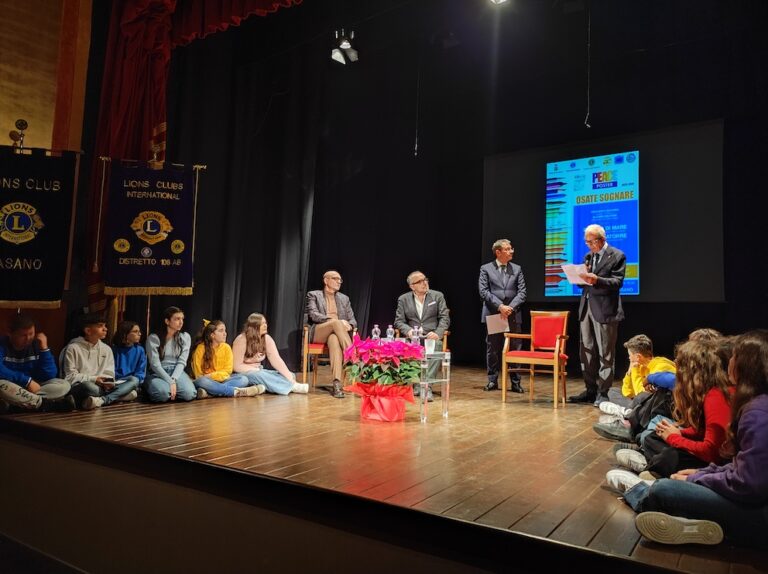 “Un poster per la pace”: il Lions Club Fasano ha premiato tre studenti della scuola secondaria - Osservatorio Fasano