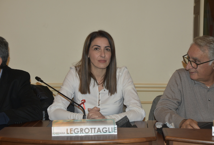 Legrottaglie: L’Italia è una e indivisibile, noi sempre più cittadini d’Europa pronti a raccogliere migliaia di firme a Fasano per abrogare l’autonomia differenziata Legrottaglie: L’Italia è una e indivisibile, noi sempre più cittadini d’Europa pronti a raccogliere migliaia di firme a Fasano per abrogare l’autonomia differenziata - Osservatorio Fasano